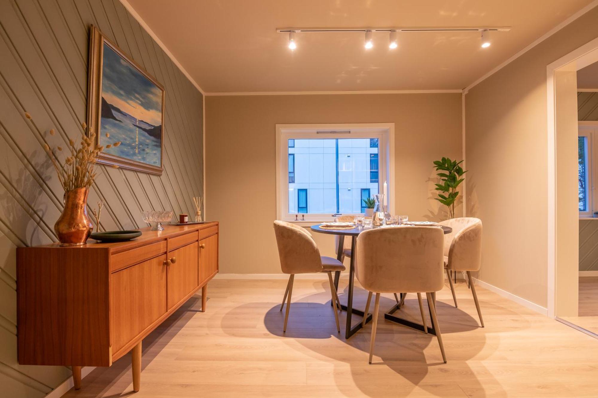 Cozy And Spacious Apartment In City Centre Tromso Exterior photo